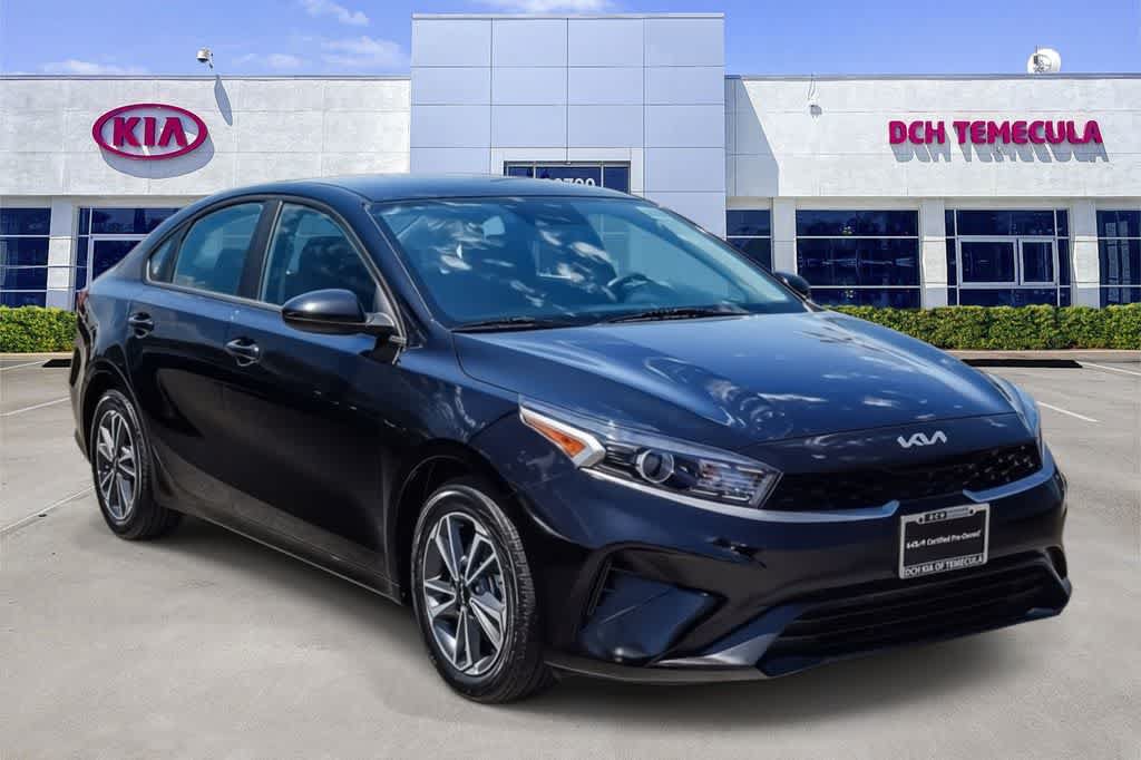 Certified 2023 Kia Forte LXS FWD image 3