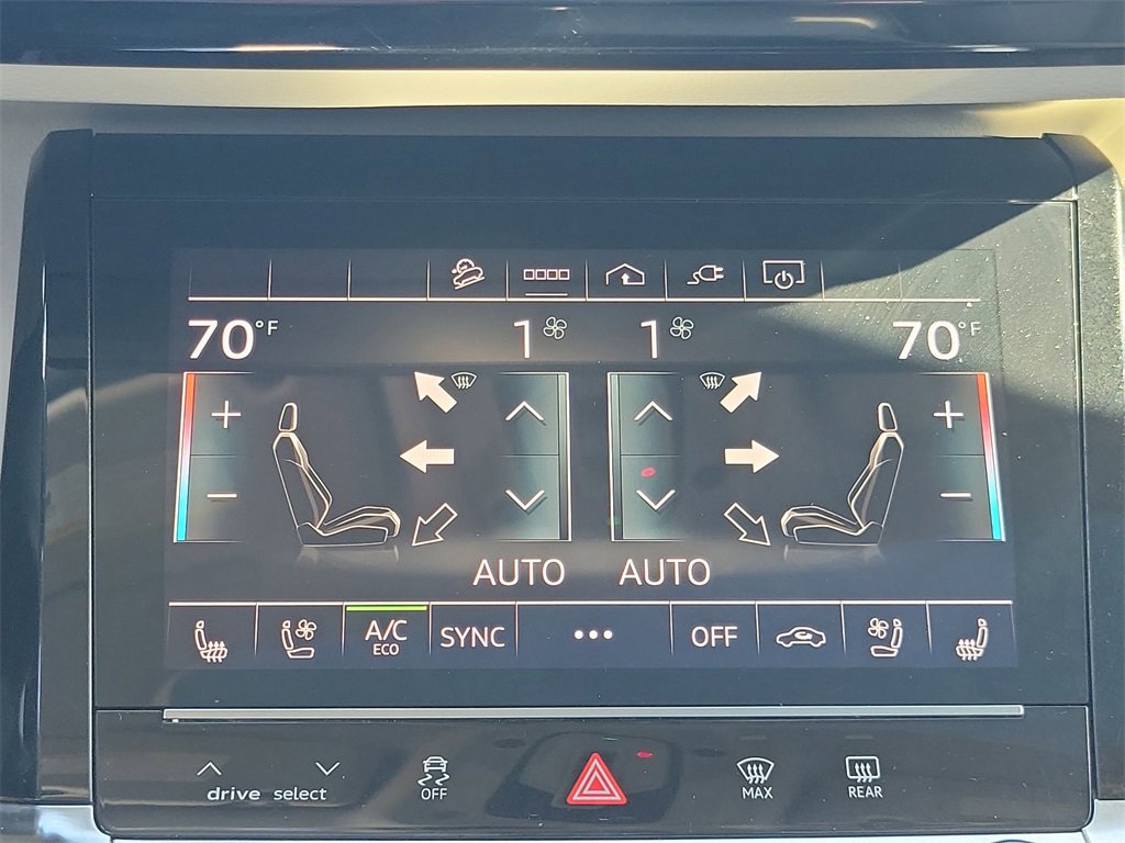 Used 2021 Audi e-tron Premium Plus w/ Premium Plus Package image 28