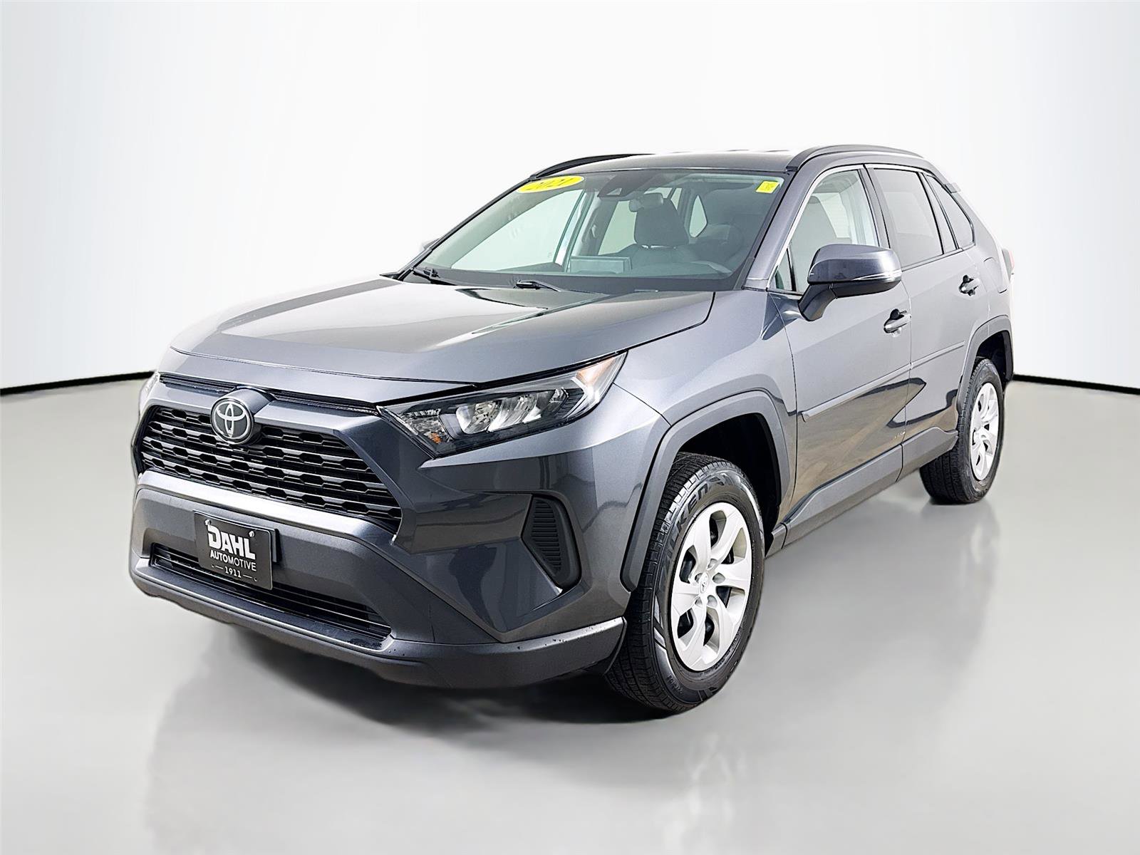 Used 2021 Toyota RAV4 LE image 4