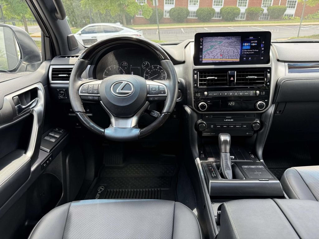 Used 2023 Lexus GX 460 Premium w/ Premium Package AWD/4WD image 7