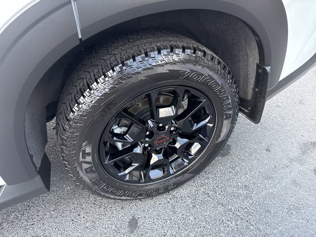 Used 2025 Nissan Armada PRO-4X image 21