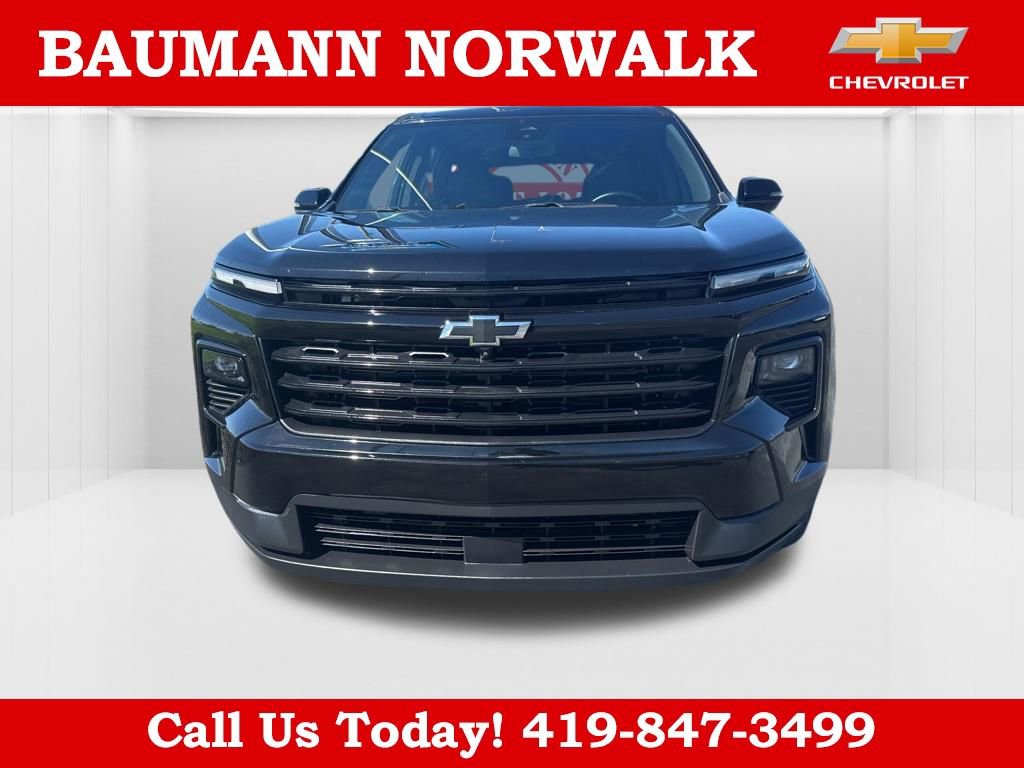 Used 2025 Chevrolet Traverse LT w/ Midnight/Sport Edition AWD/4WD image 2