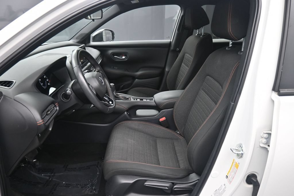 Certified 2025 Honda HR-V Sport image 18