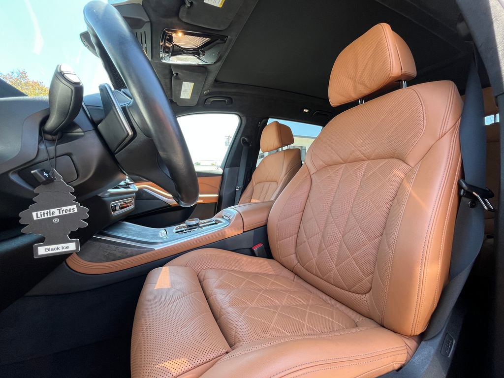 Used 2024 BMW X7 xDrive40i w/ M Sport Package AWD/4WD image 19
