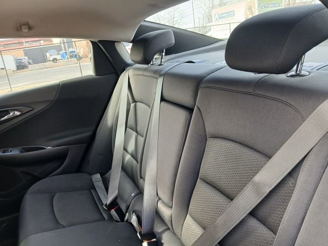 Used 2024 Chevrolet Malibu LT image 40