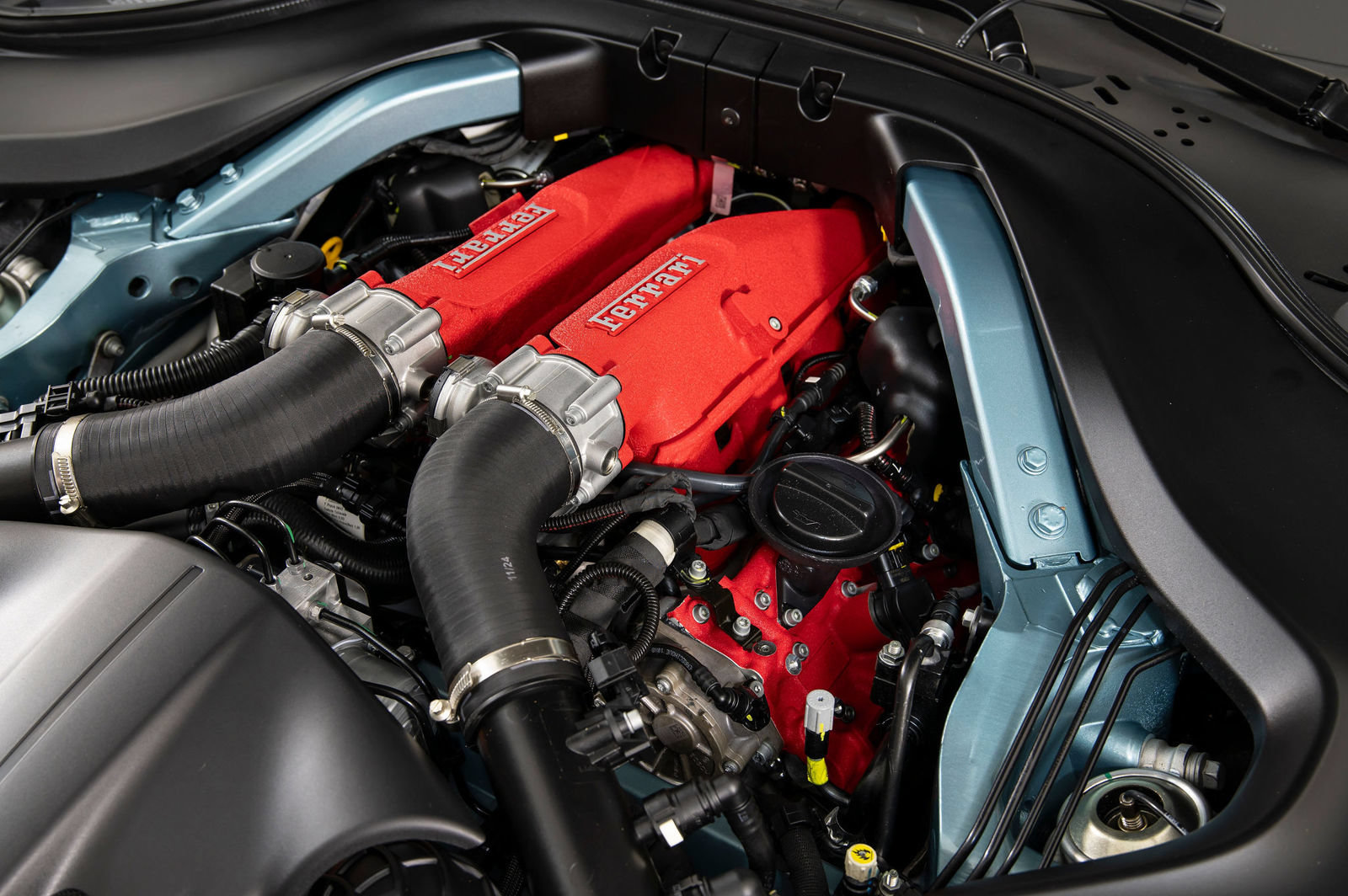 Certified 2025 Ferrari Roma Spider RWD image 31