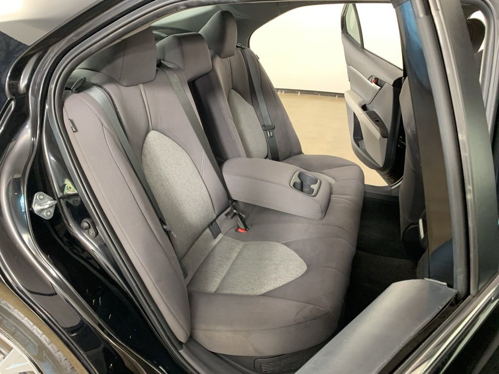 Used 2021 Toyota Camry LE FWD image 33