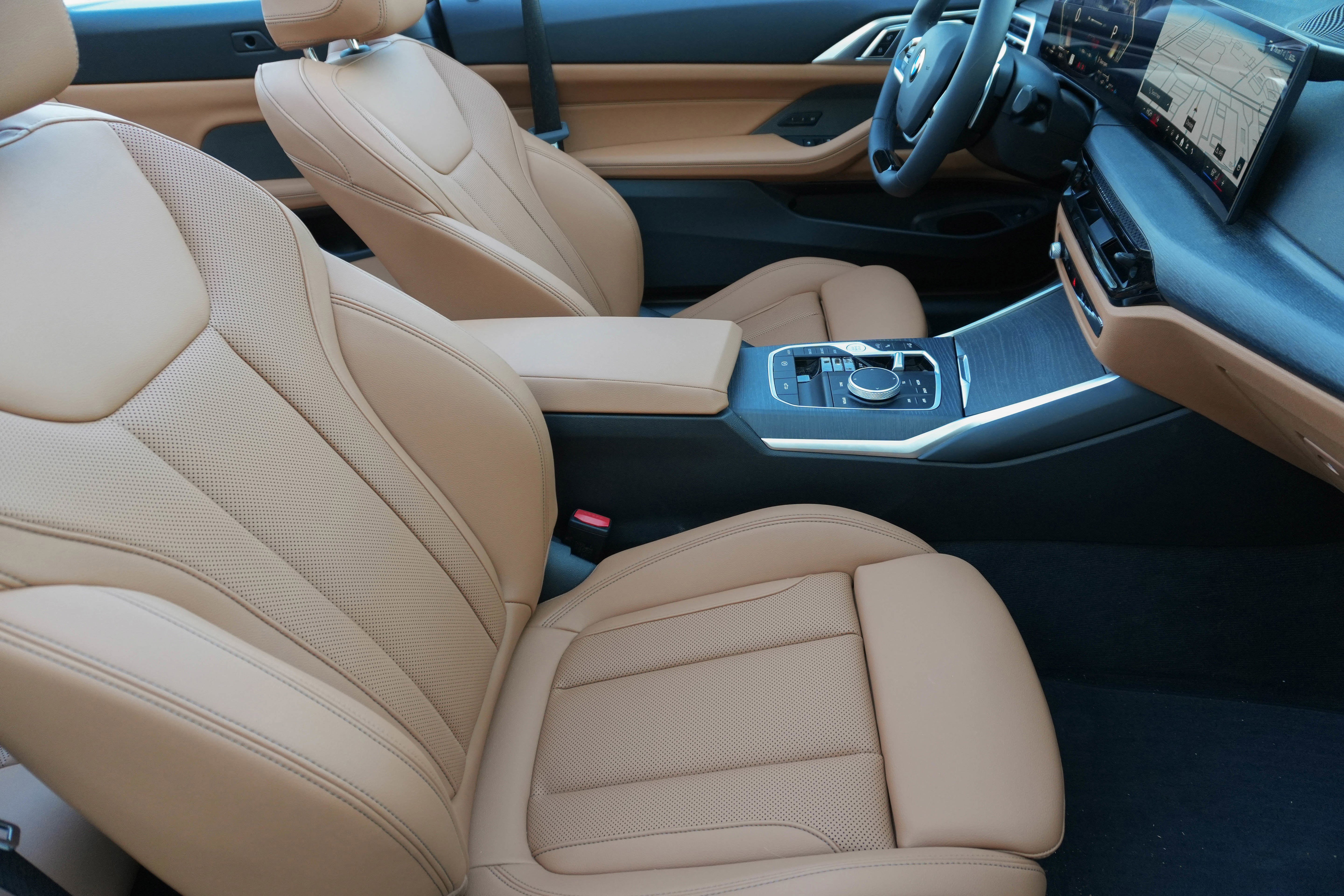 Certified 2025 BMW 430i Convertible w/ Premium Package image 10