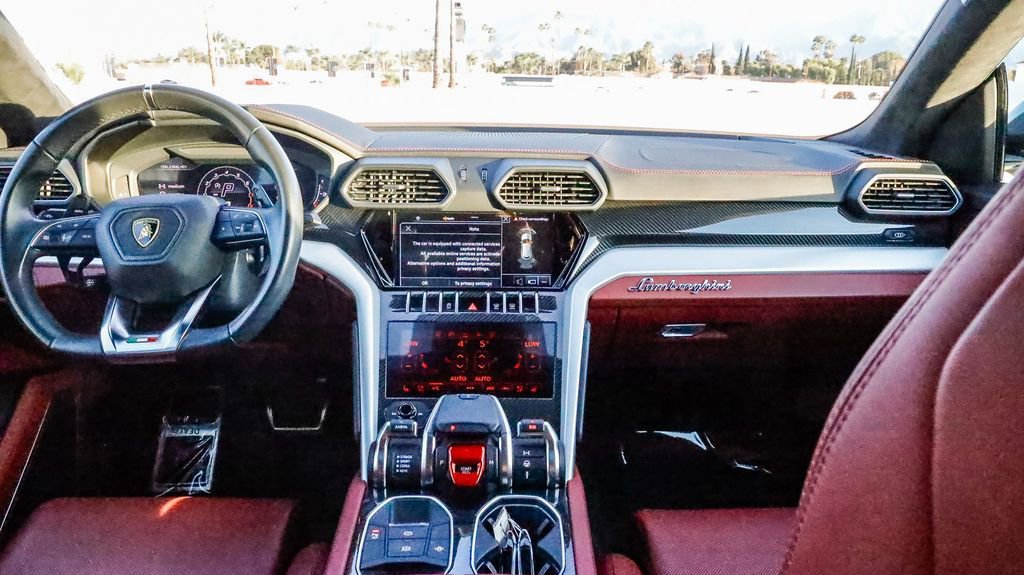 Used 2022 Lamborghini Urus image 14