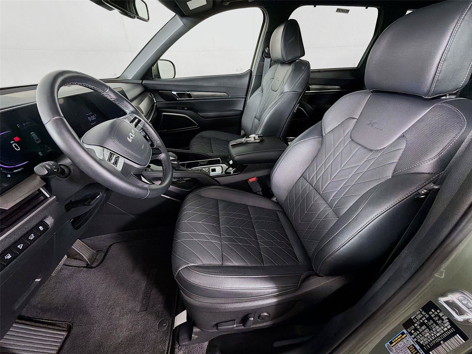 Used 2025 Kia Telluride EX X-Line AWD/4WD image 2
