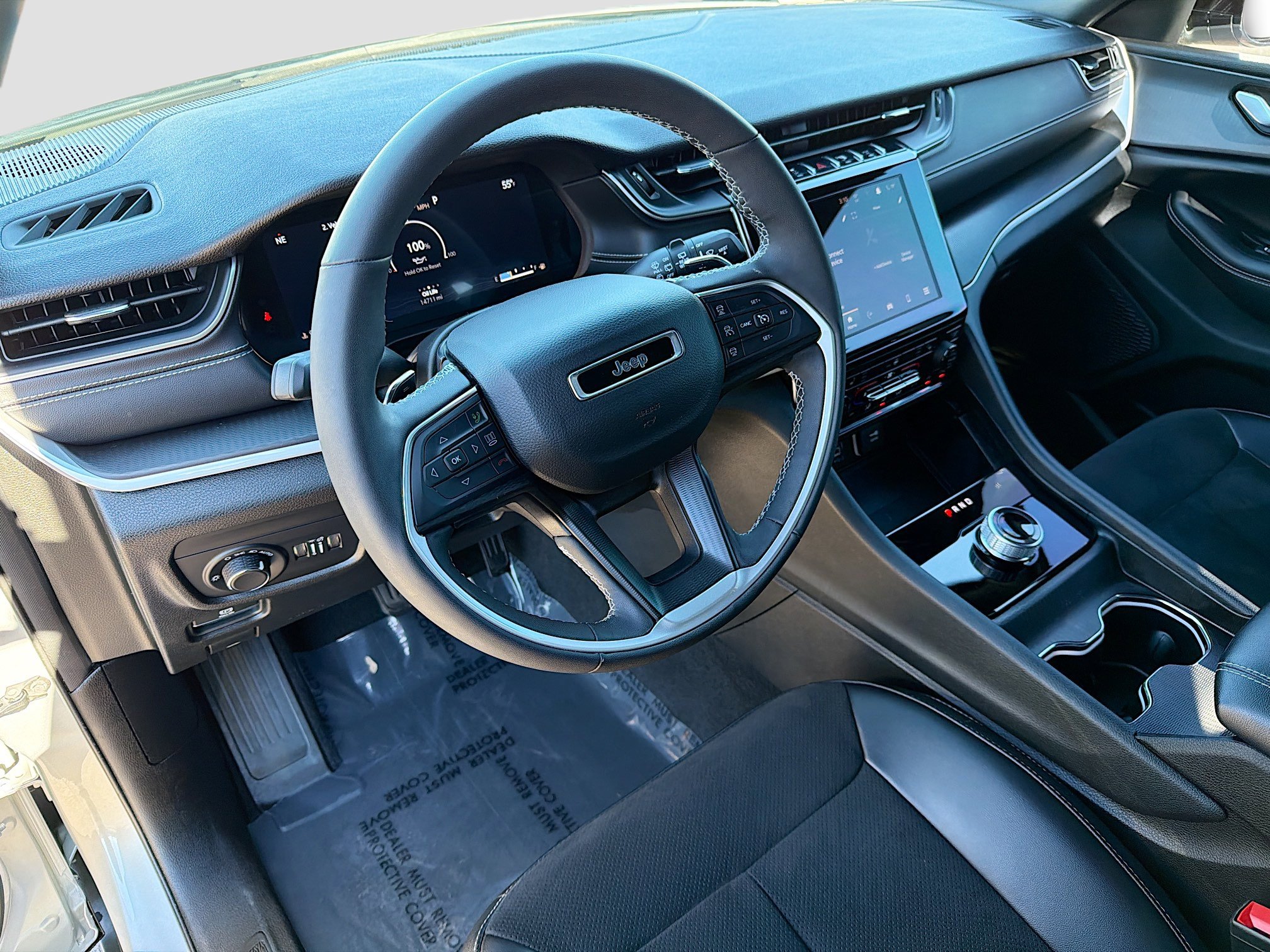 Used 2023 Jeep Grand Cherokee L Laredo image 26