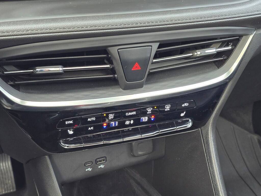 Used 2024 Buick Encore GX Avenir w/ Avenir Technology Package image 30