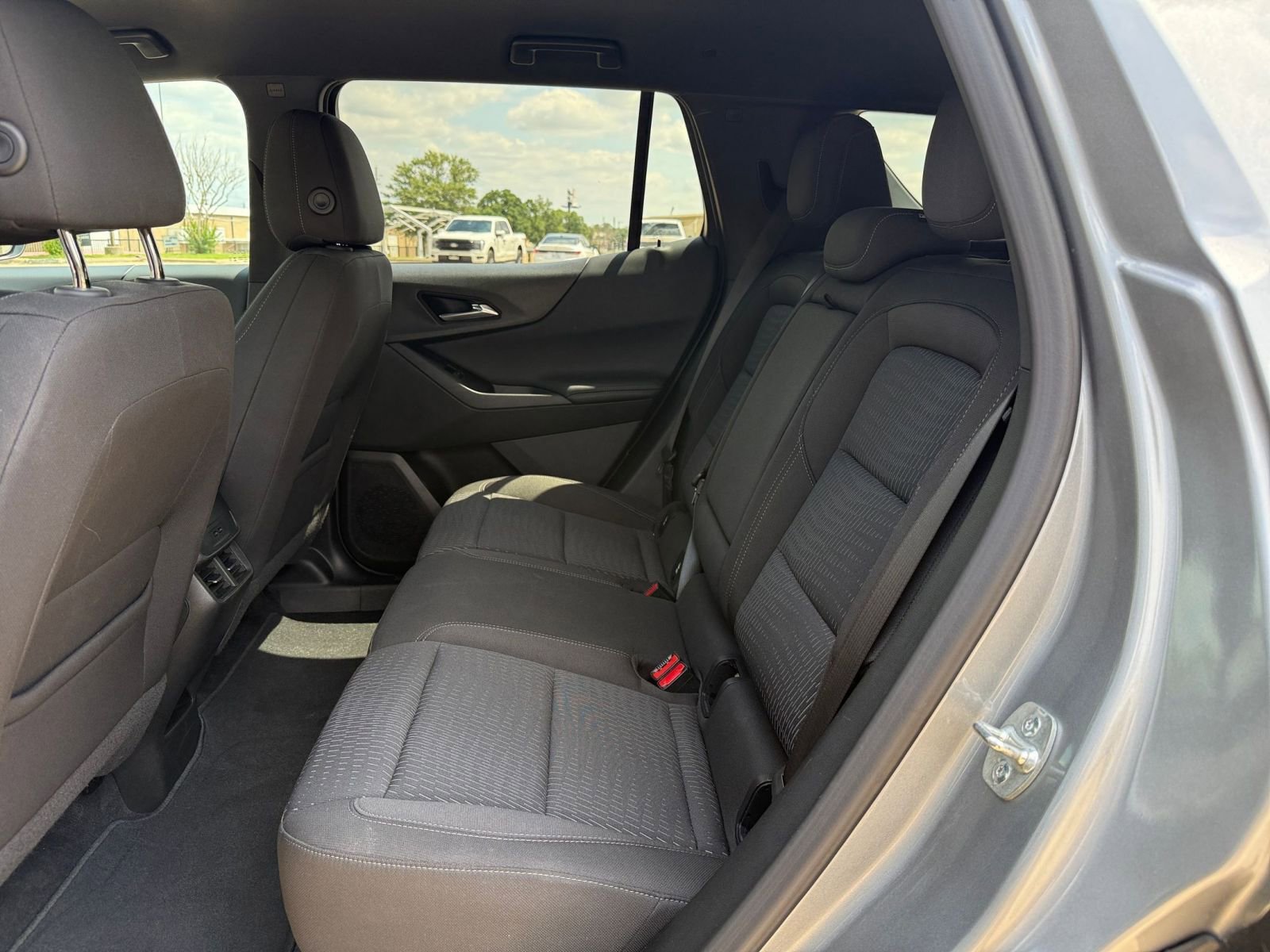Used 2025 Chevrolet Equinox LT FWD image 28