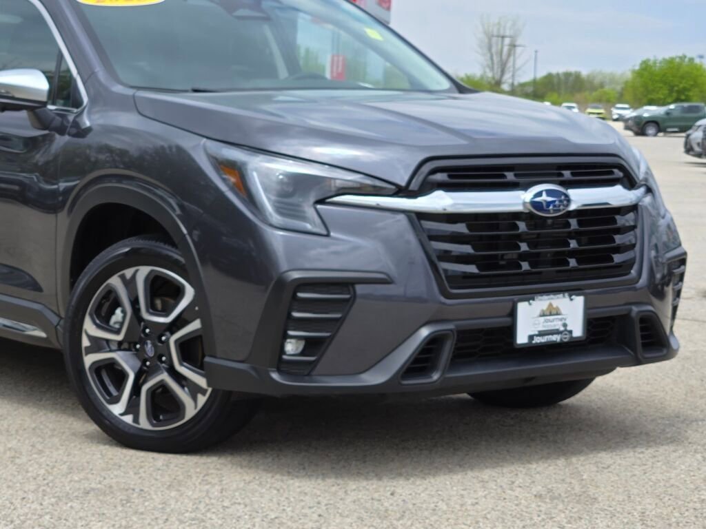 Used 2023 Subaru Ascent Limited w/ Technology Package AWD/4WD image 2