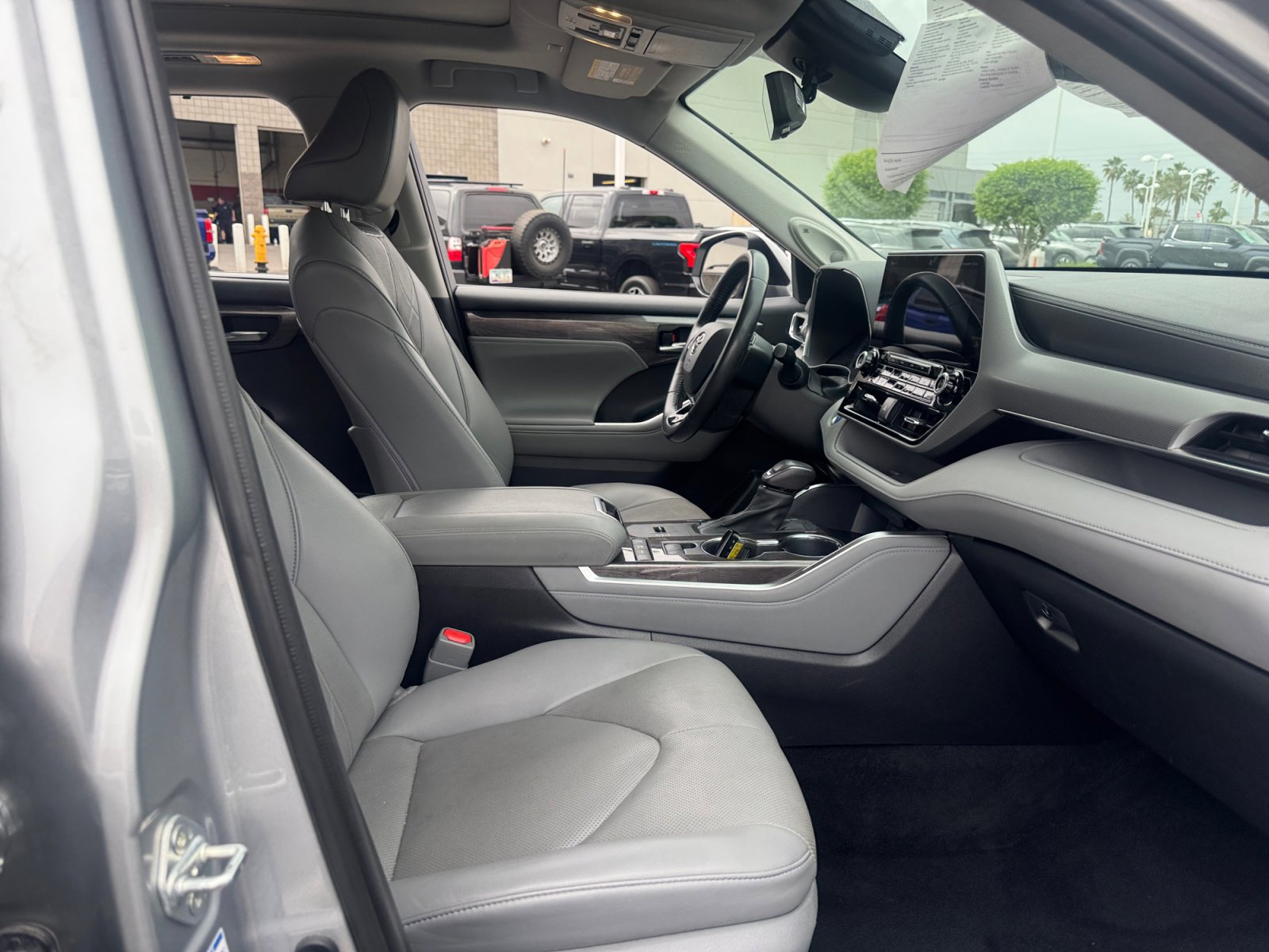 Used 2021 Toyota Highlander Platinum image 19