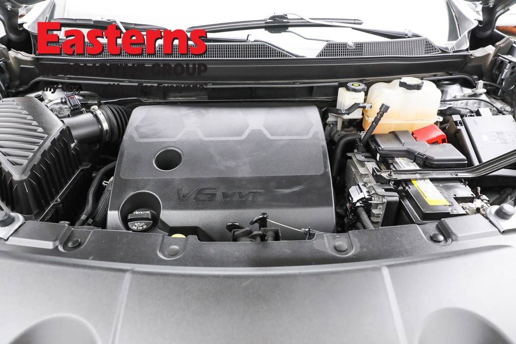 Used 2023 Chevrolet Traverse LS w/ Safety Package image 7