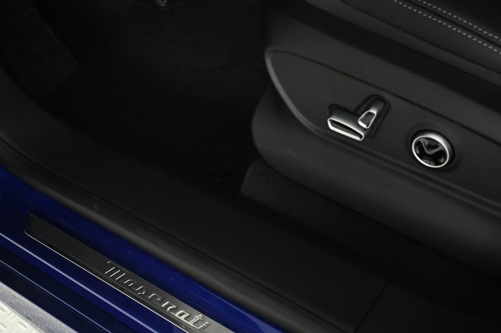 New 2025 Maserati Grecale GT image 18