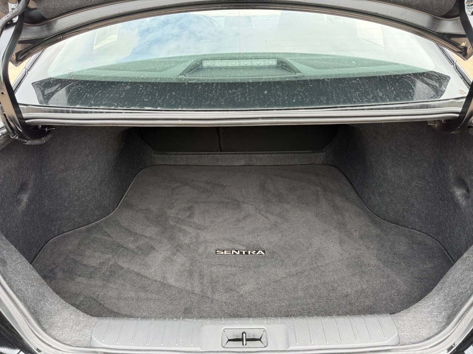 Used 2025 Nissan Sentra SV FWD image 31