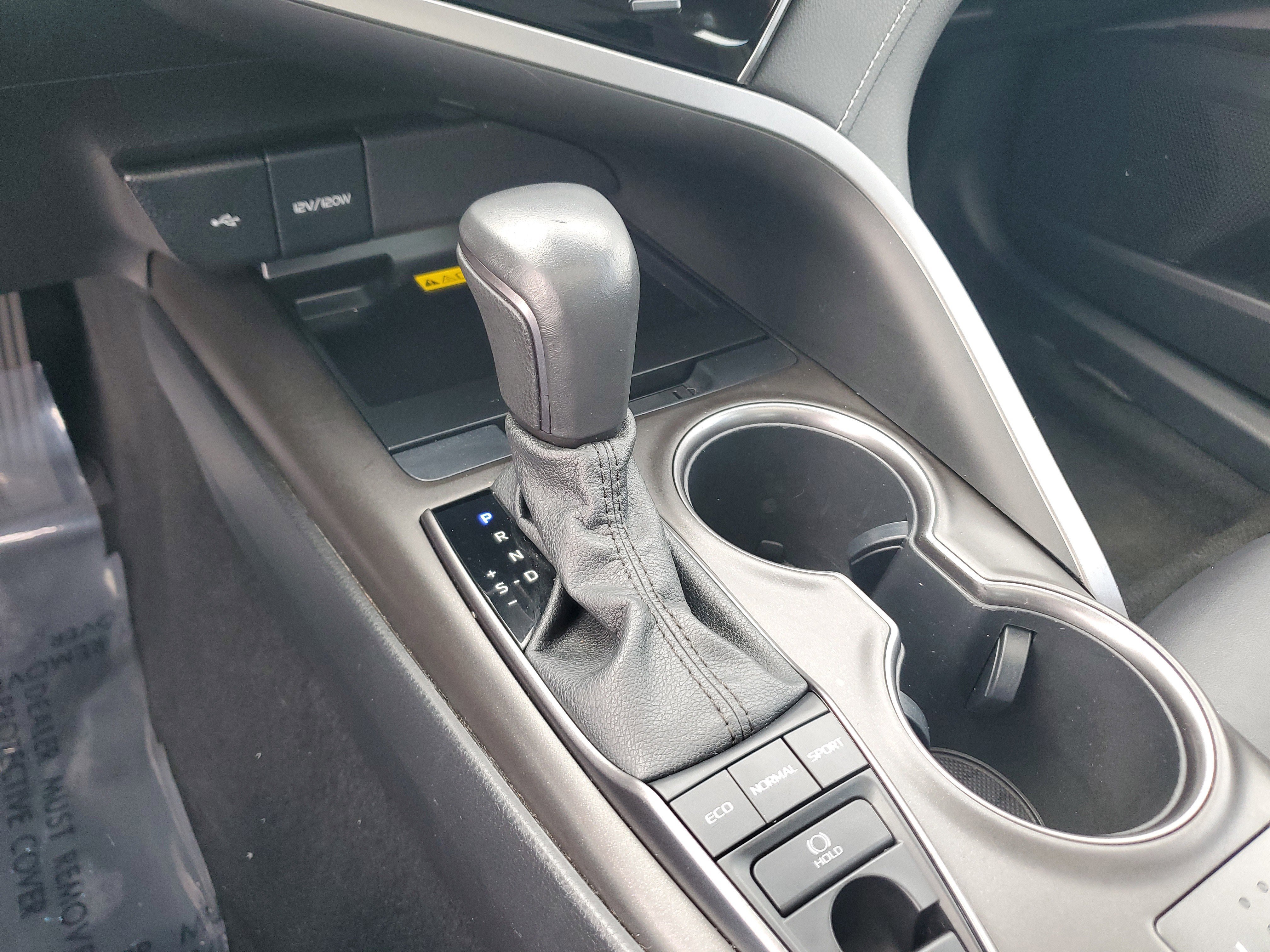 Used 2022 Toyota Camry XSE image 23