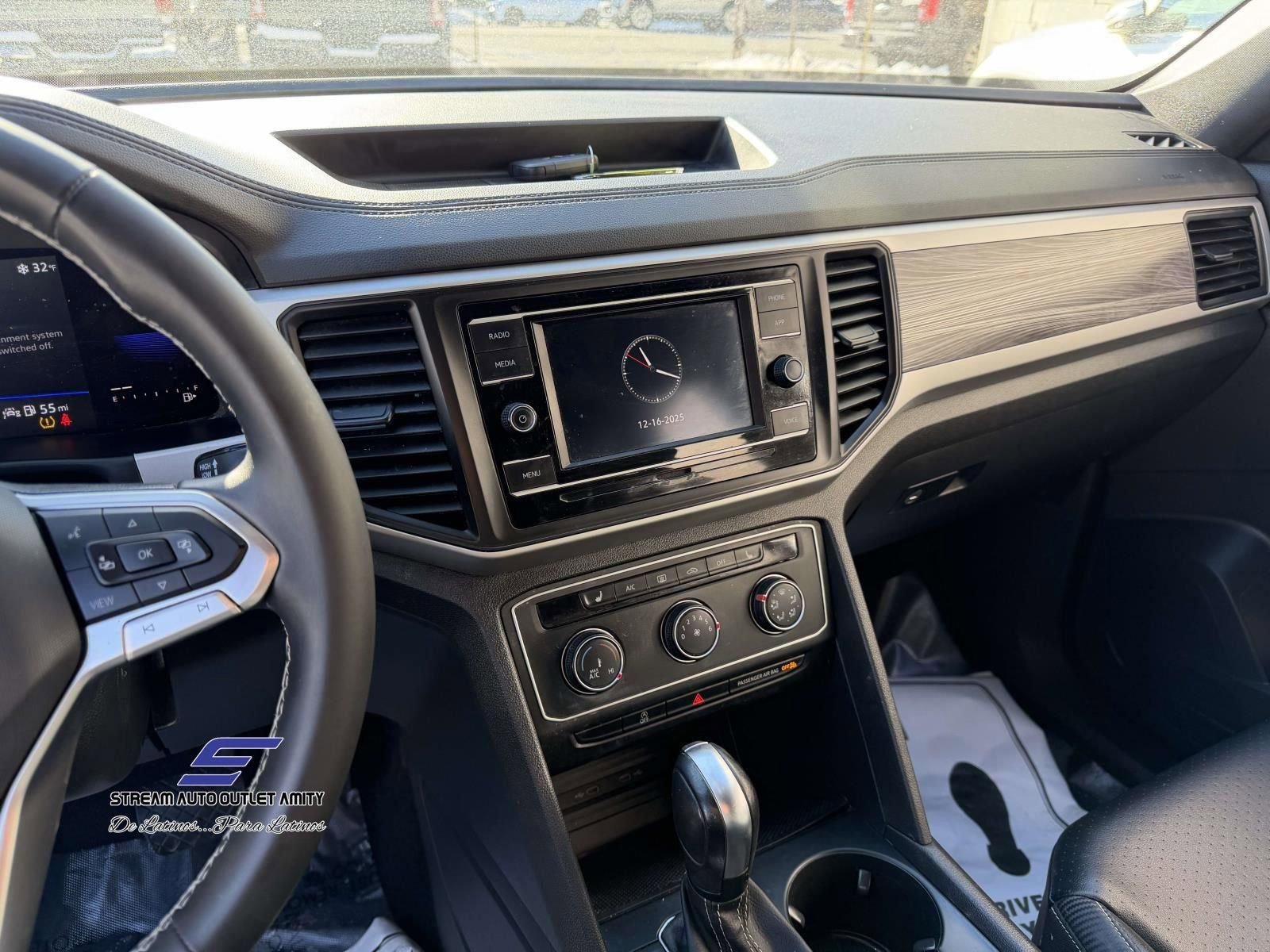 Used 2022 Volkswagen Atlas Cross Sport SE AWD/4WD image 37