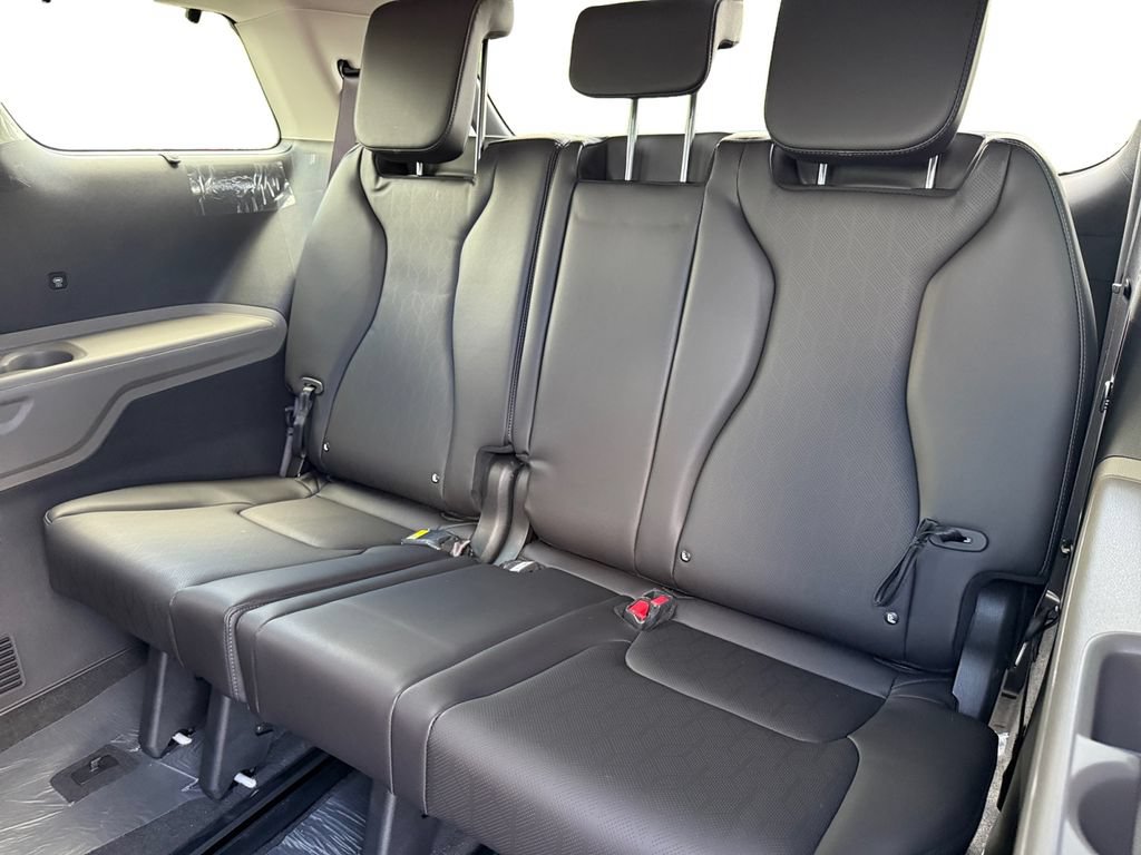 New 2027 Kia Carnival EX FWD image 15