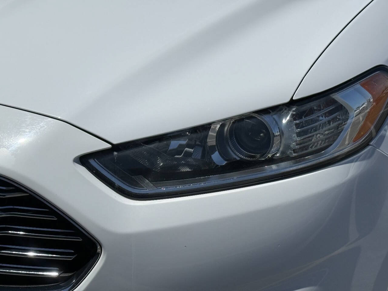 Used 2016 Ford Fusion SE w/ Equipment Group 502A FWD image 19
