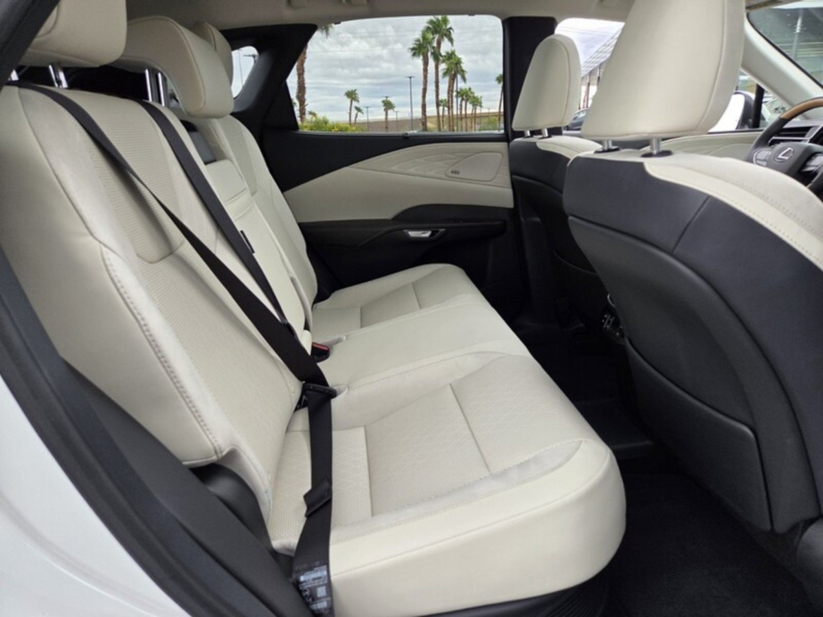 Used 2026 Lexus RX 450h AWD w/ Convenience Package image 18