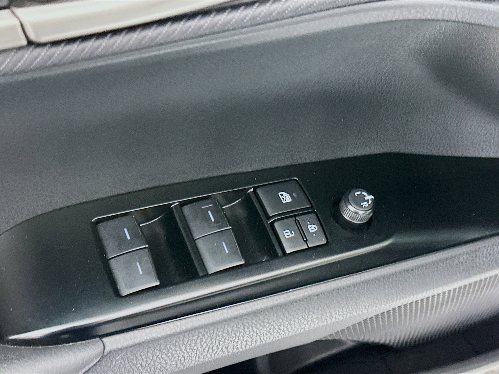 Used 2025 Toyota Camry SE image 15