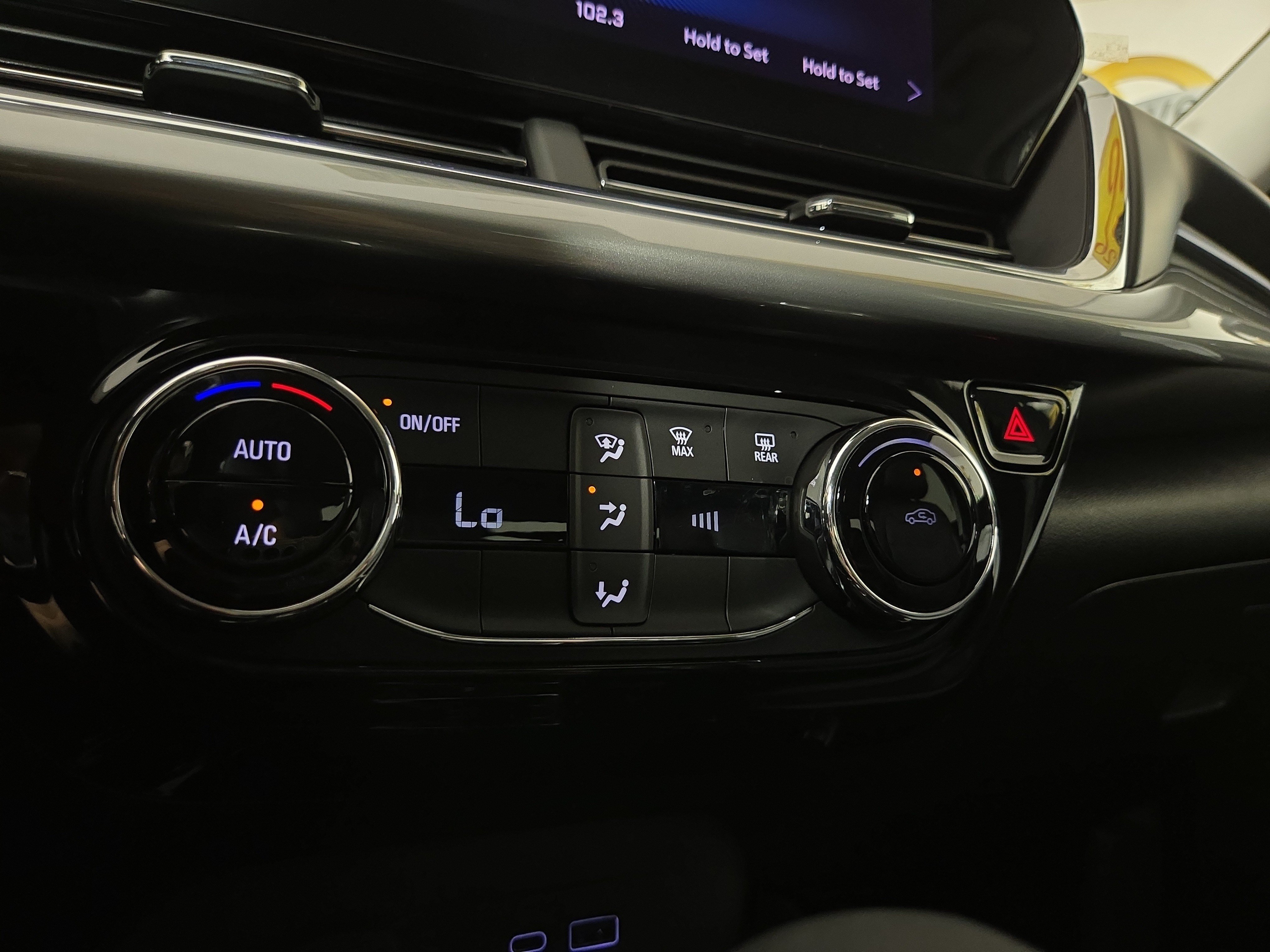 Used 2026 Chevrolet Trax LT FWD image 25