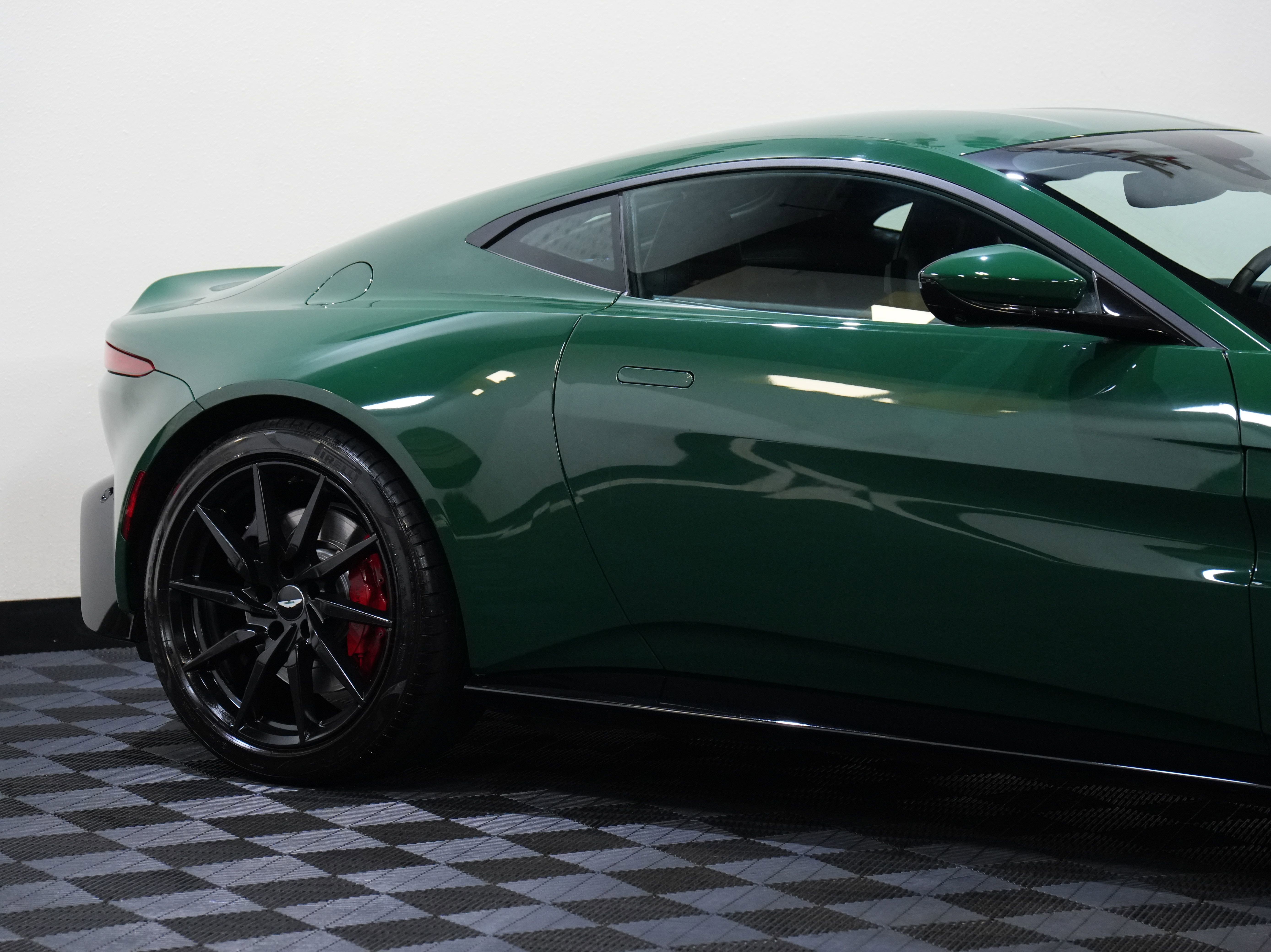 Used 2019 Aston Martin V8 Vantage Coupe RWD image 13