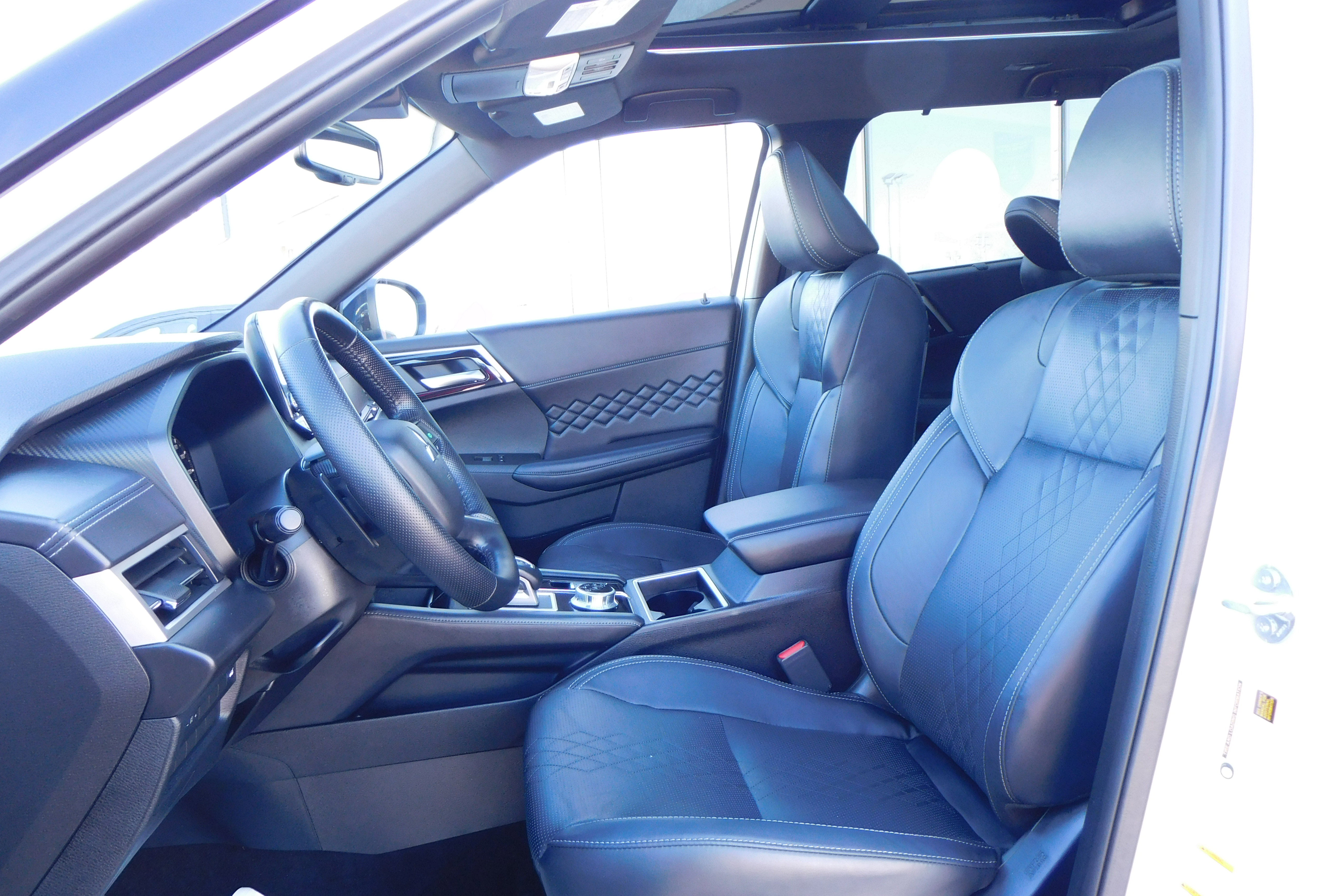 Used 2024 Mitsubishi Outlander SEL image 10