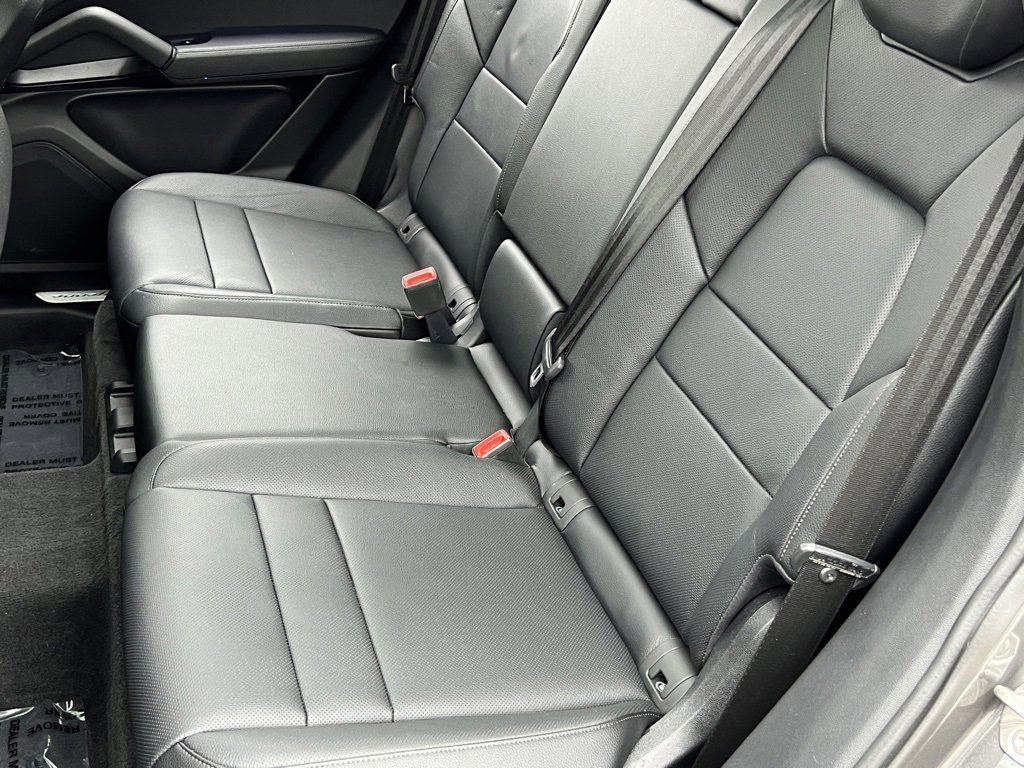 Used 2025 Porsche Cayenne image 17