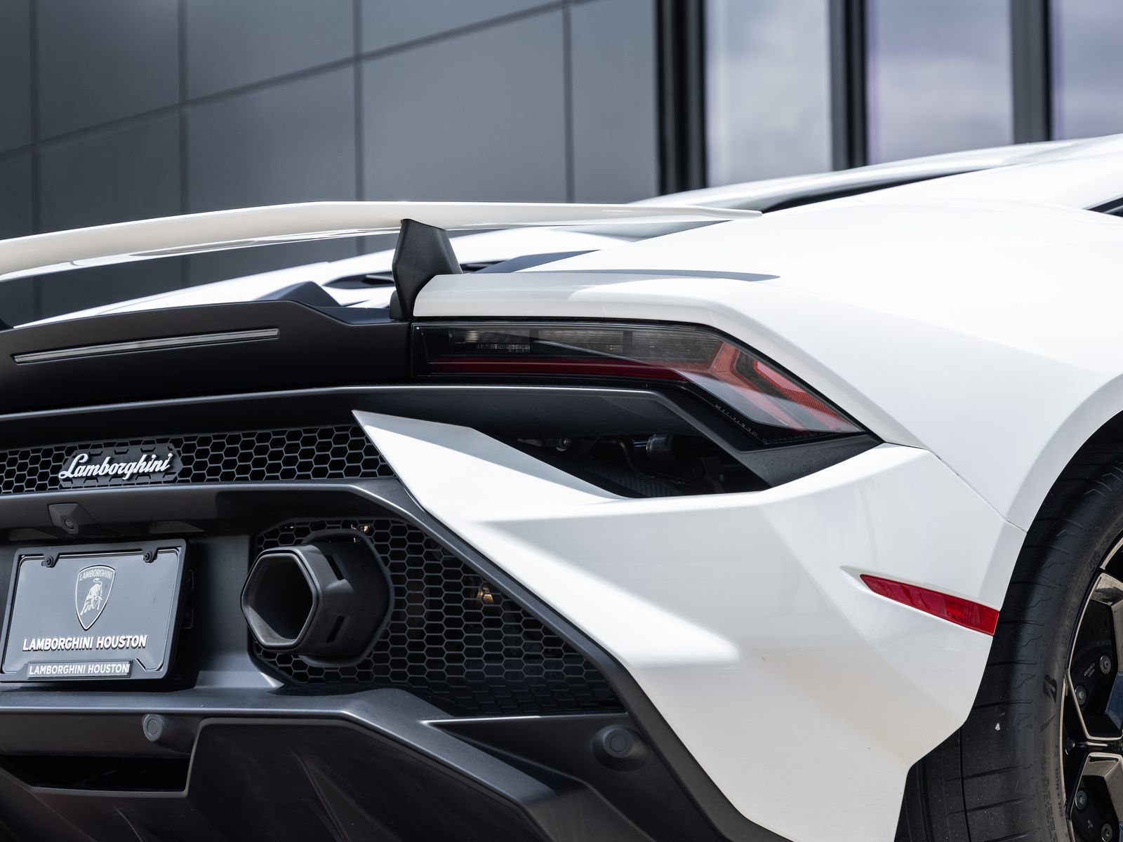 Used 2023 Lamborghini Huracan Tecnica image 16