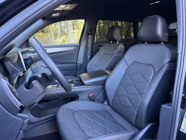 Used 2024 Volkswagen Atlas Cross Sport SE FWD image 15