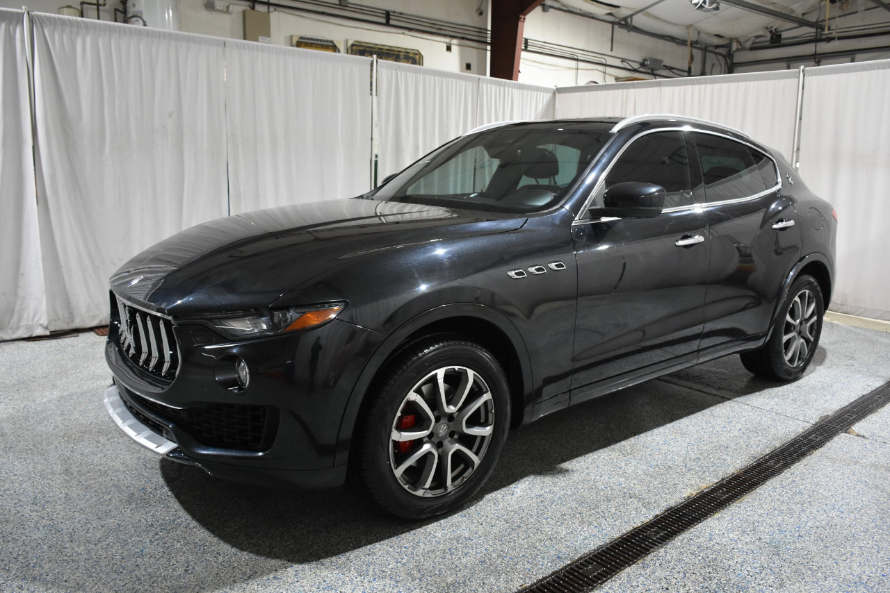 Used 2017 Maserati Levante w/ Luxury Package image 30