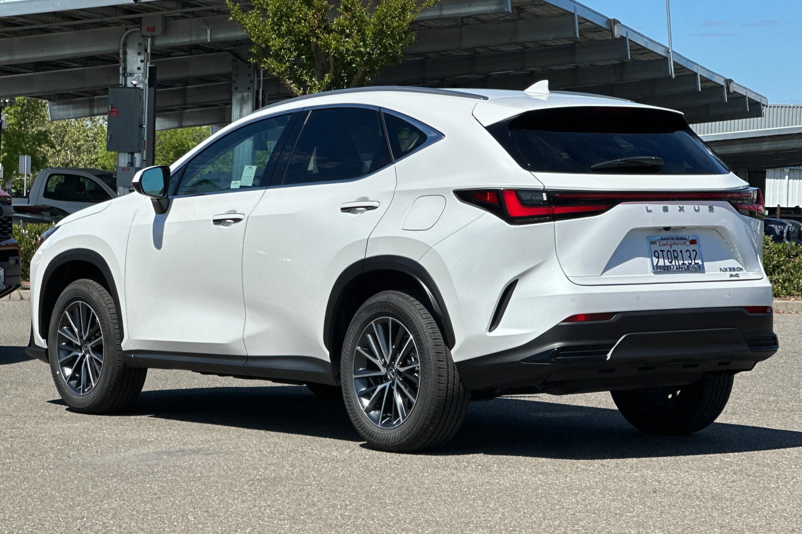 Used 2025 Lexus NX 350h AWD w/ Cold Area Package image 6