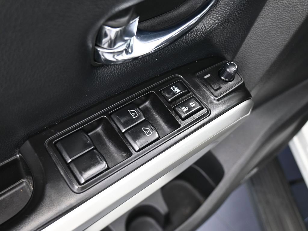 Used 2018 Nissan Titan PRO-4X w/ Pro-4x Convenience Package image 20