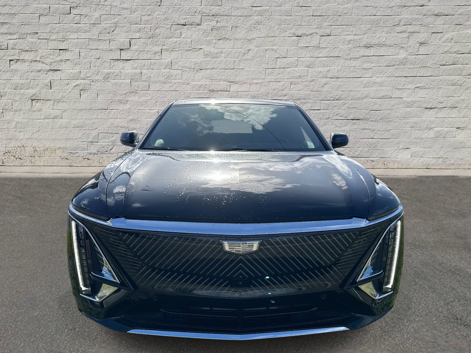 New 2026 Cadillac Lyriq Luxury image 2