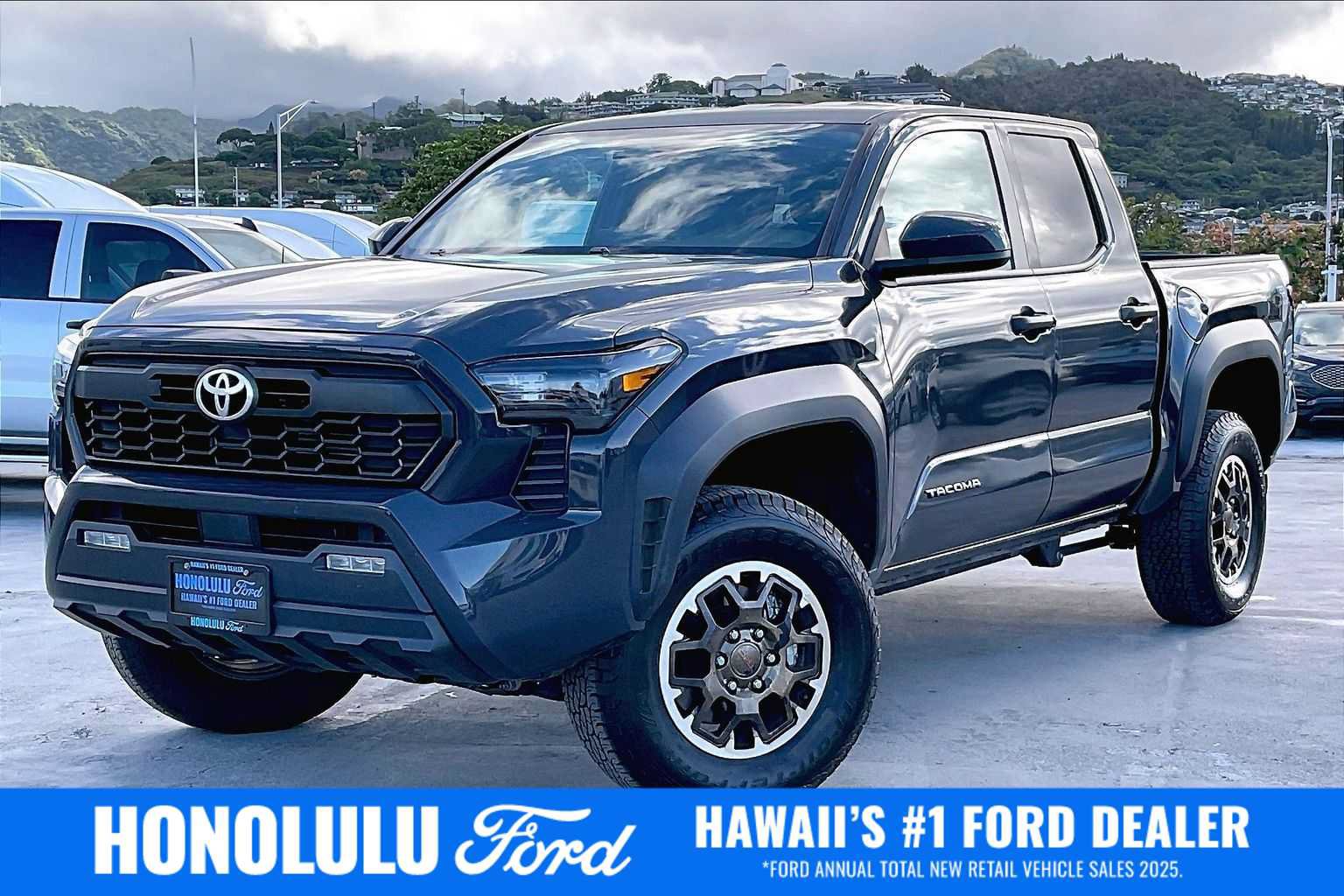 Used 2025 Toyota Tacoma TRD Off-Road AWD/4WD image 1