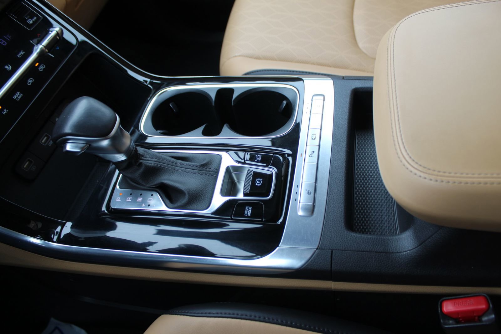 Used 2024 Kia Carnival EX image 31