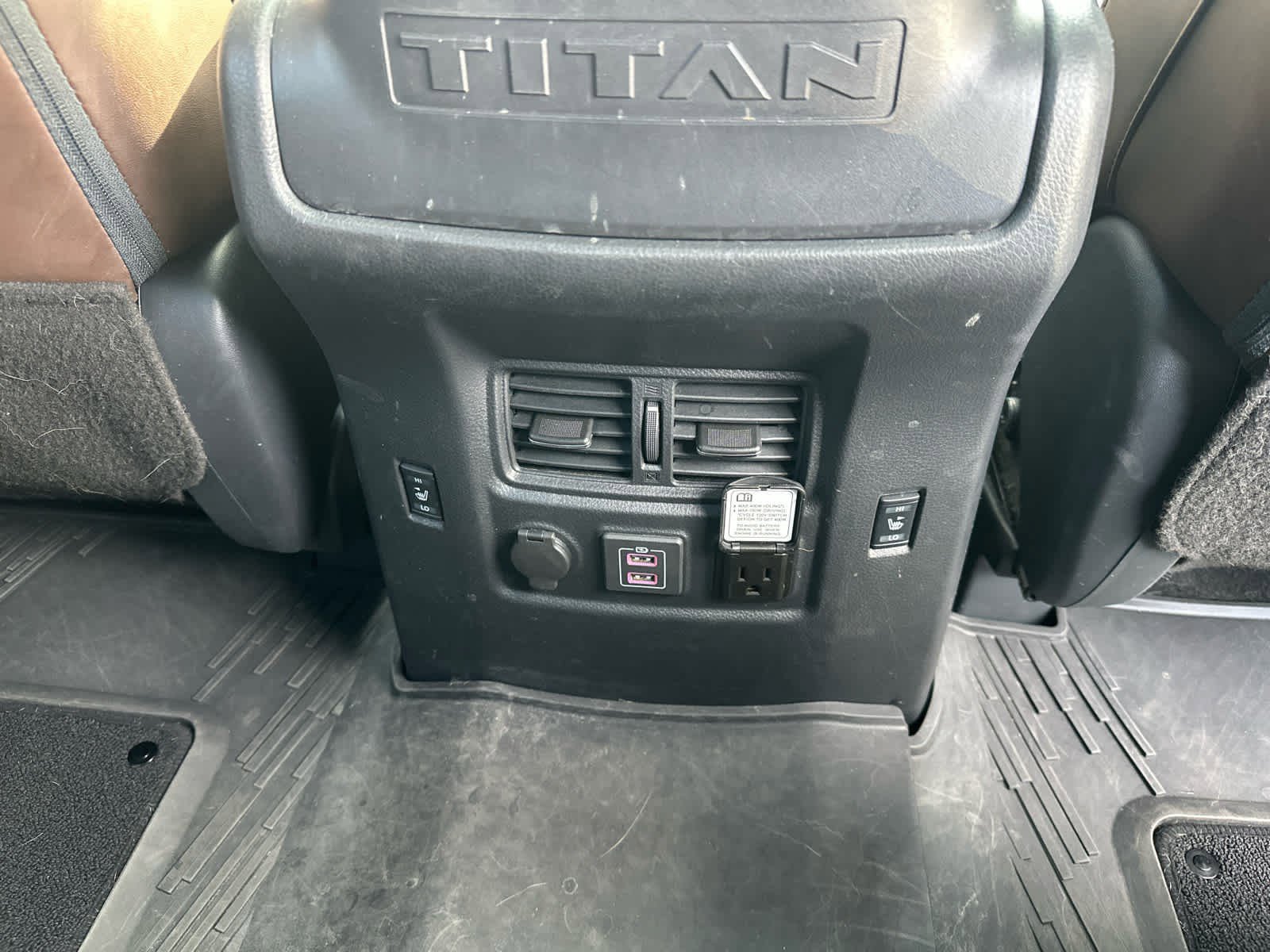 Used 2024 Nissan Titan Platinum Reserve w/ Moonroof Package image 21