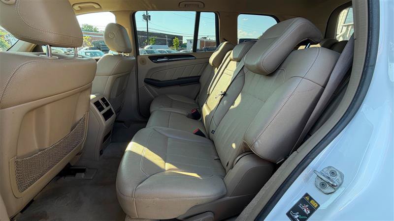 Used 2015 Mercedes-Benz GL 450 4MATIC image 42
