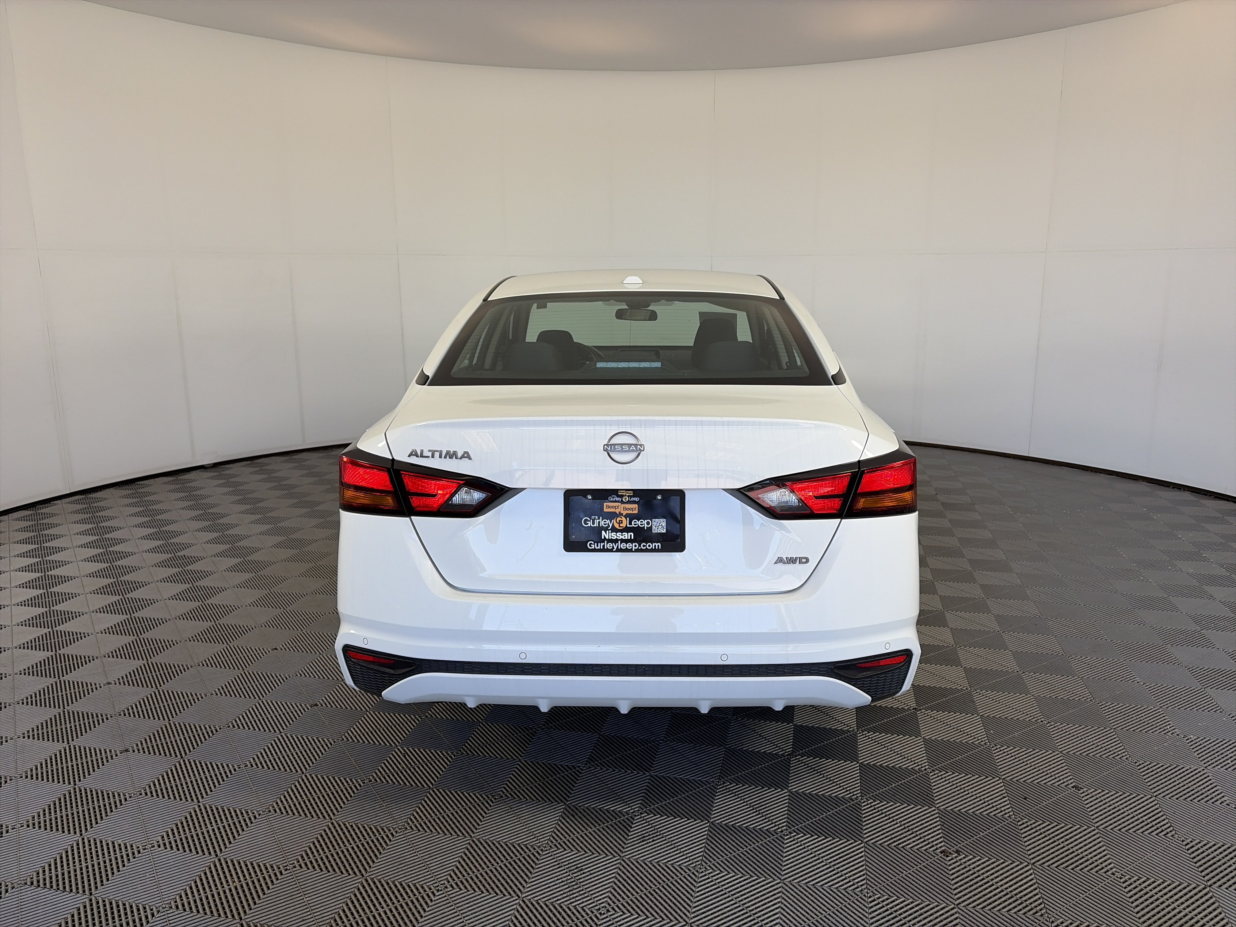 Used 2025 Nissan Altima 2.5 SV AWD/4WD image 9