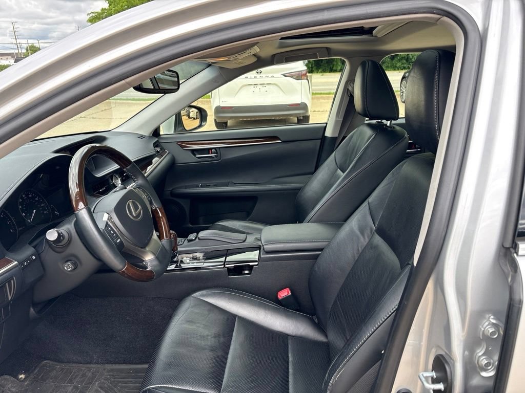 Used 2015 Lexus ES 350 w/ Luxury Package FWD image 11