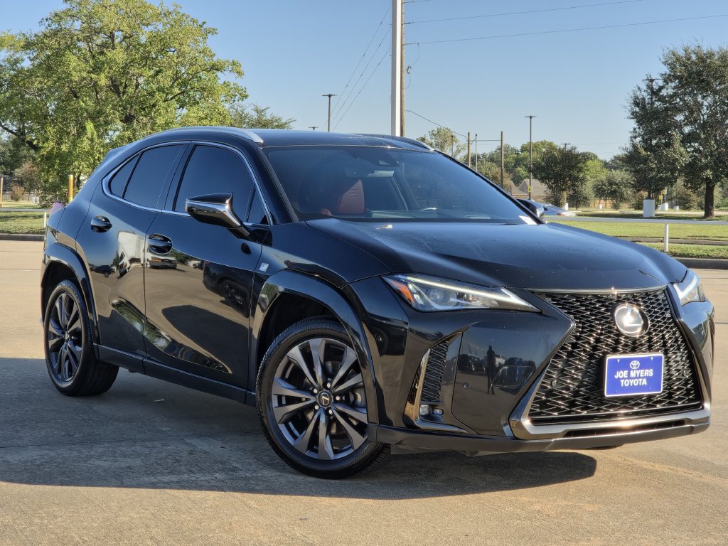 Used 2022 Lexus UX 200 F Sport w/ F Sport Premium Package FWD image 2