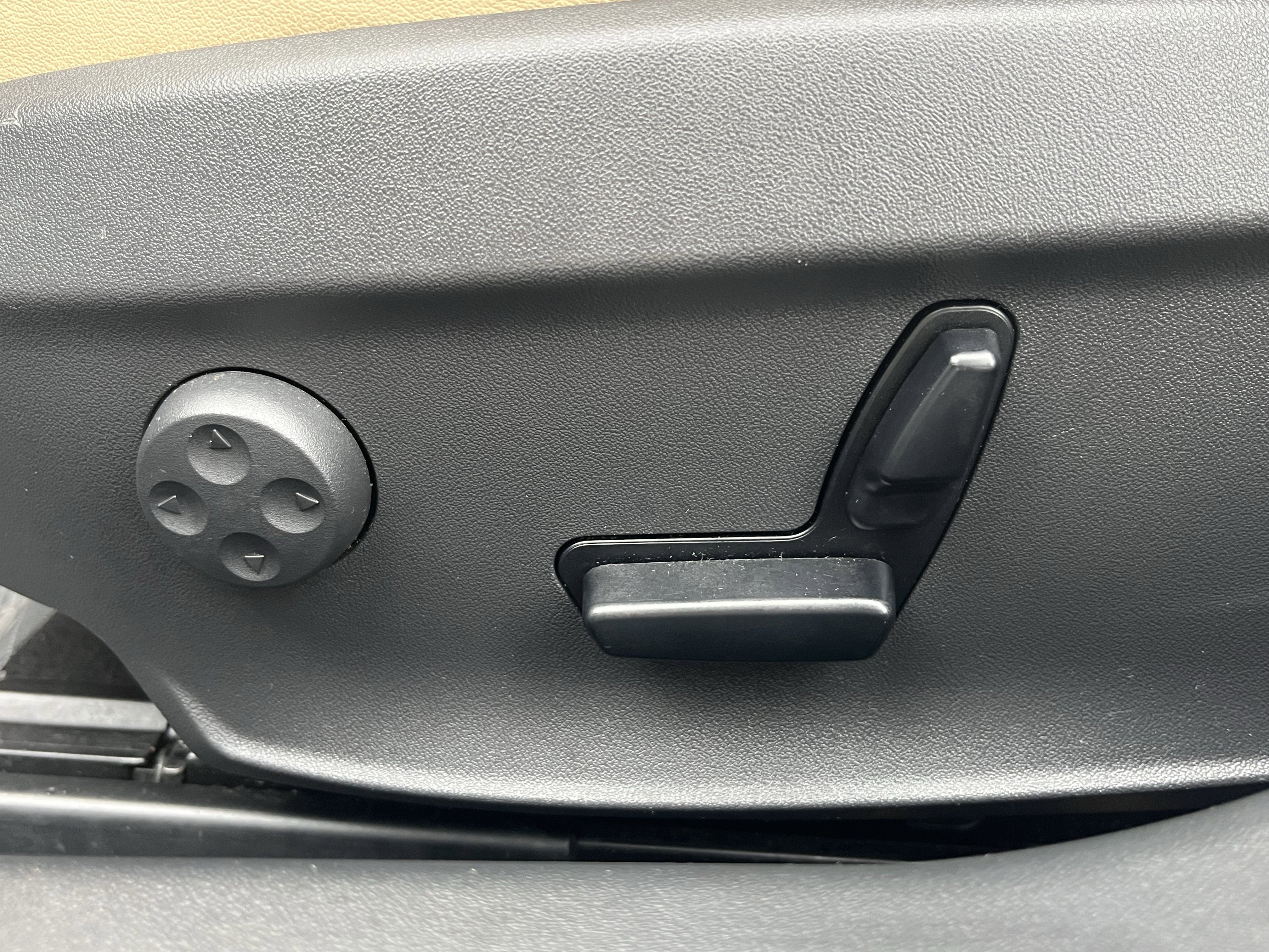 Used 2014 Tesla Model S 60 image 12