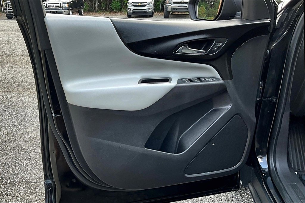Certified 2018 Chevrolet Equinox LS image 18