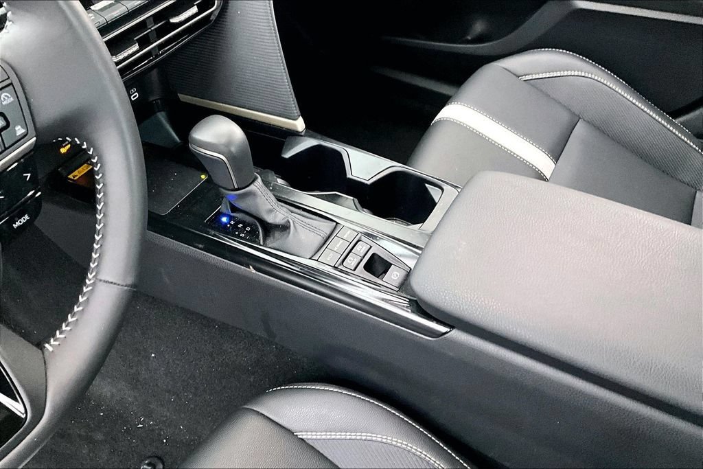 Used 2026 Toyota Camry SE w/ Convenience Package FWD image 14