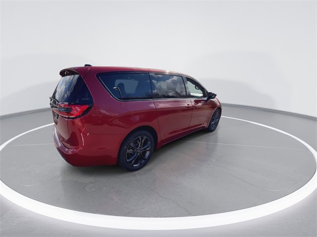 New 2026 Chrysler Pacifica Select image 8