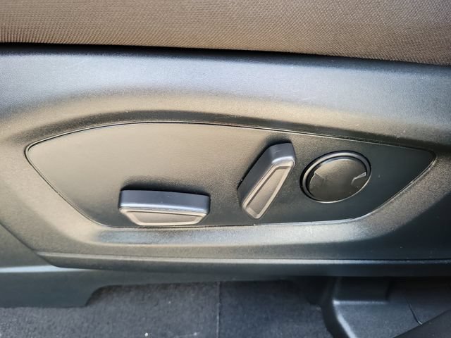 Used 2023 Ford Explorer XLT RWD image 23